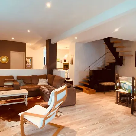 Charming And Spacious 140 M House 度假居 居让梅斯特拉