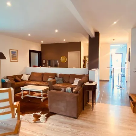 Charming And Spacious 140 M House 度假居