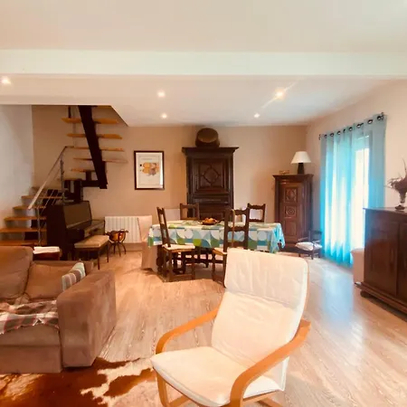Charming And Spacious 140 M House * 居让梅斯特拉